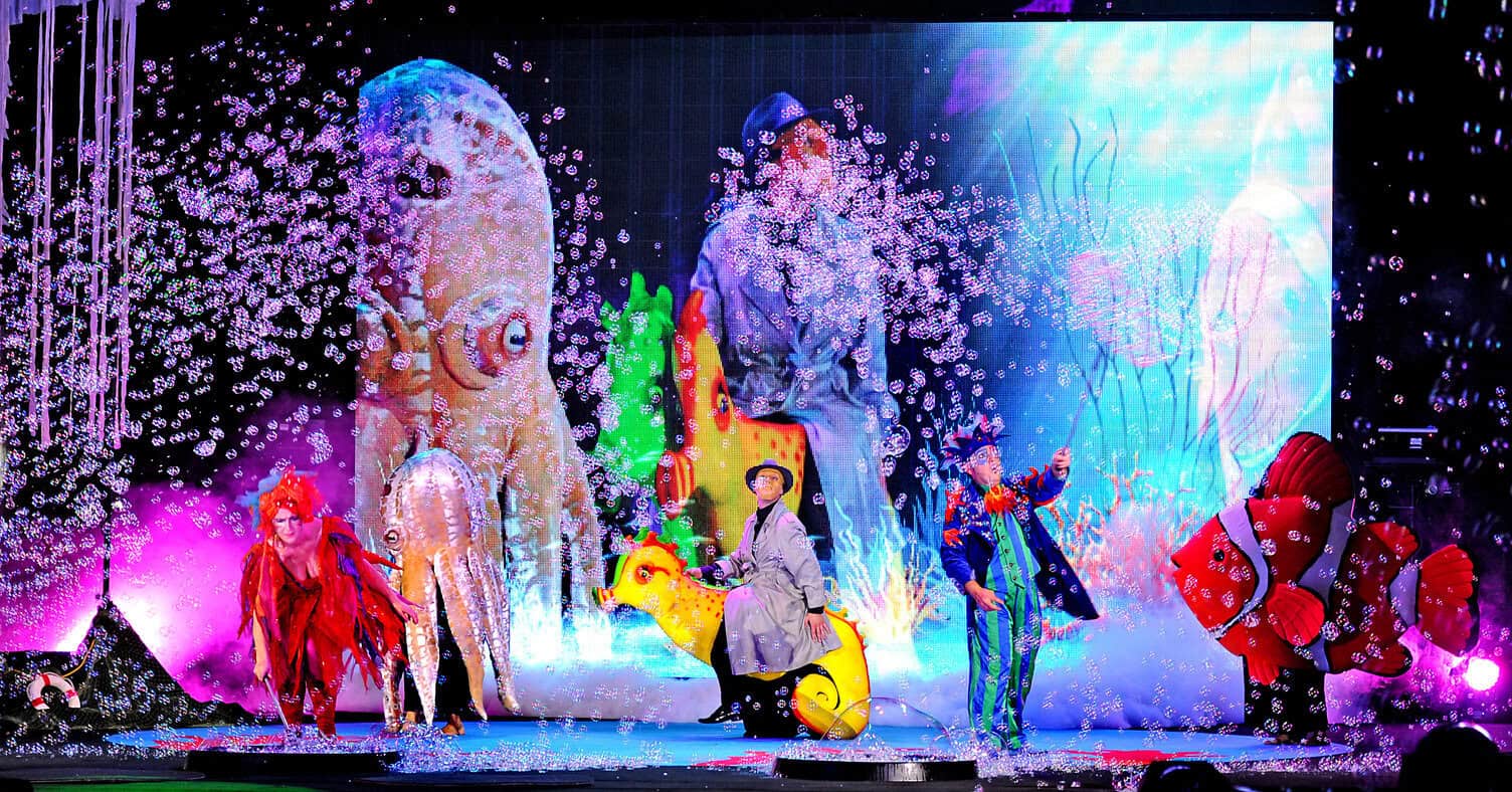 B—Underwater Bubble Show