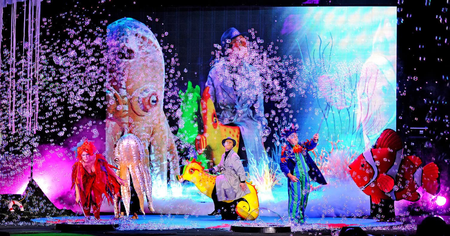 B—Underwater Bubble Show
