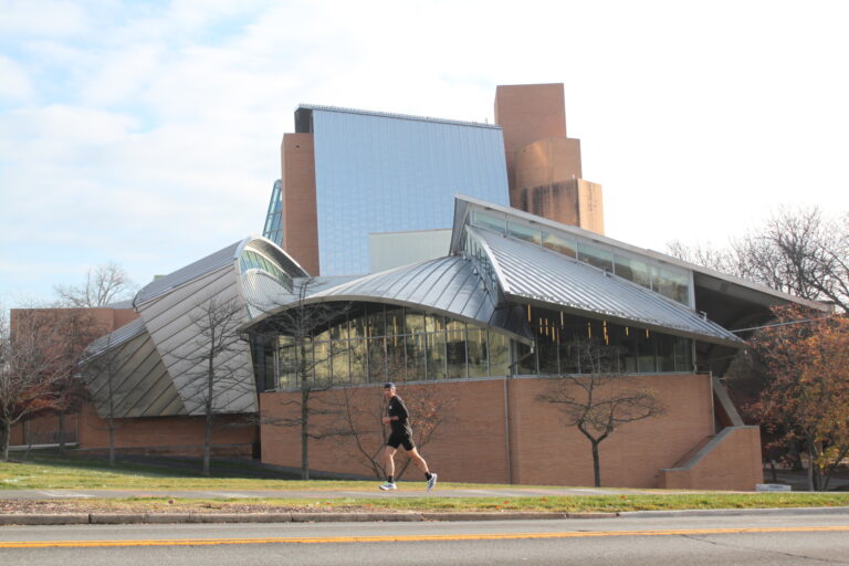 Architect Frank Gehry, designer of the Lewis Library, dies at 96